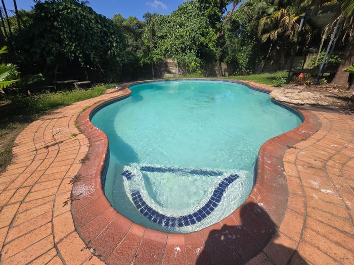 For Sale: House in Arboretum with pool, flatlet, garden, and pet-friendly space.