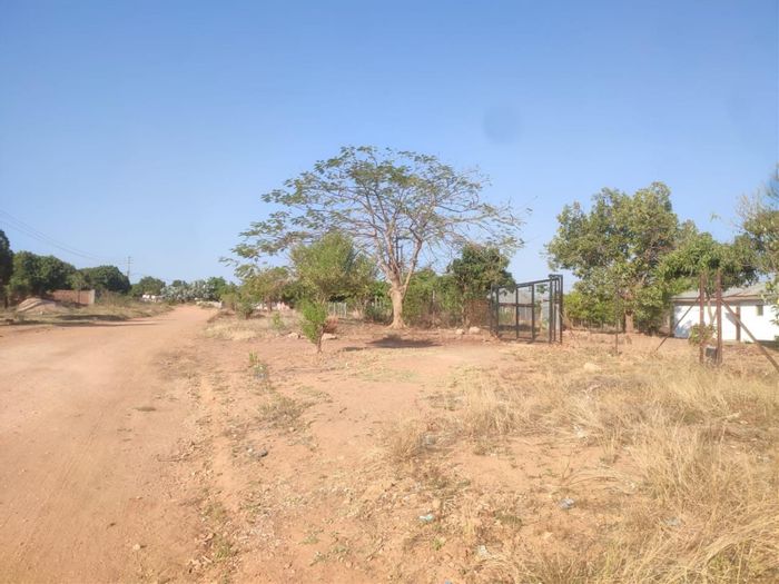Vacant land for sale in Thohoyandou, 1200 sqm near amenities and utilities.