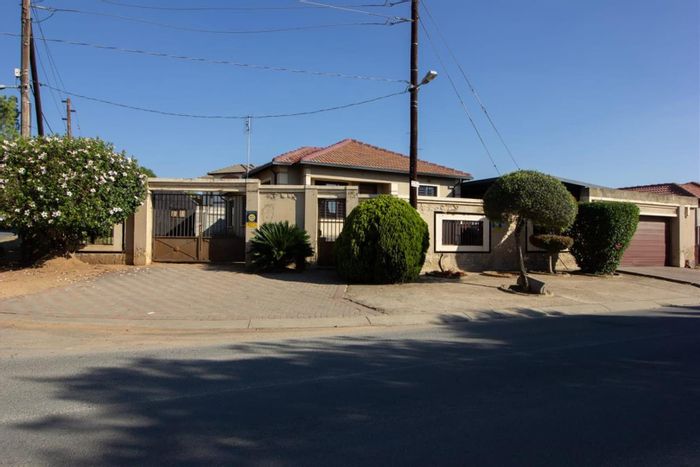 4-Bedroom House To Rent in Cosmo City with Flatlet and Spacious Garden.