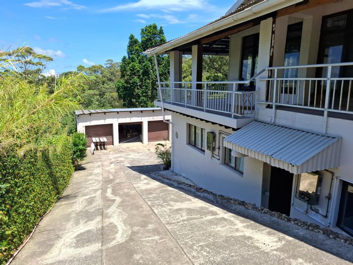 For Sale: Margate Central House with 13 bedrooms, multiple rental units, and sea views.