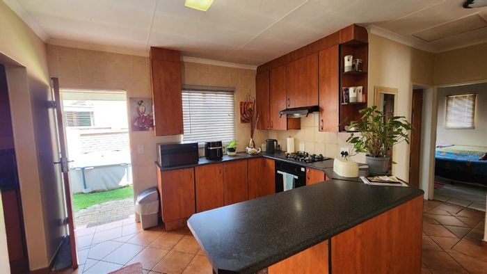 Dalpark House For Sale: 3 Bedrooms, Gated Community, Open-Plan Living, Garden.