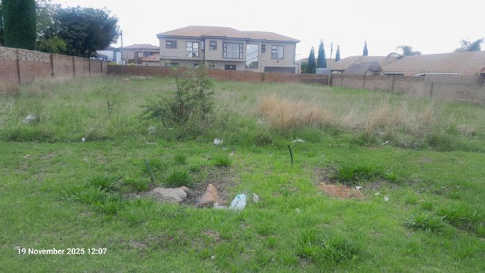 Vacant Land for Sale in Reyno Ridge - Build your dream home today!