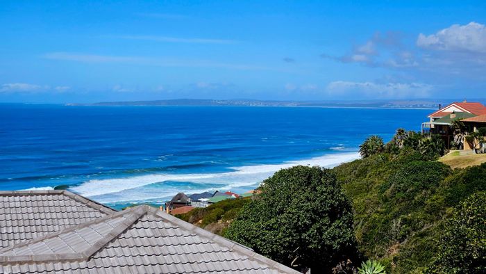 For Sale: House in Dana Bay with ocean views, dual access, and spacious living.