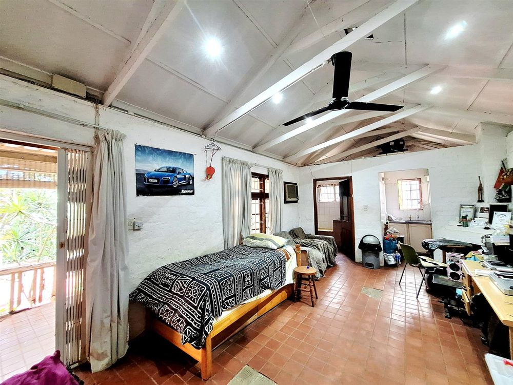 lounge with kitchen & bathroom