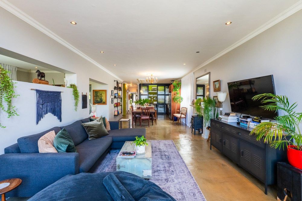 Connection between Living and Dining room