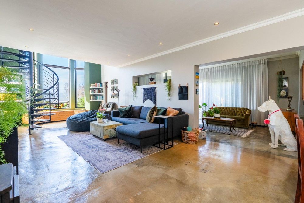 Interlink between Sitting and Living room