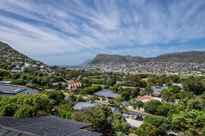 Clovelly House For Sale: Spacious home with pool, flatlet, and development potential.