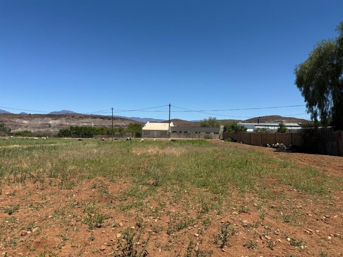 For Sale: Large Farm in Van Wyksdorp with water access and scenic views.