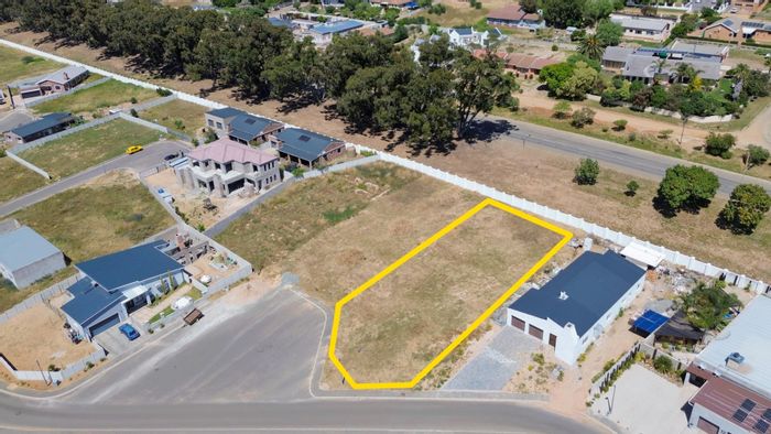For Sale: 950 m² vacant land in Darling Central with approved container-home plans.