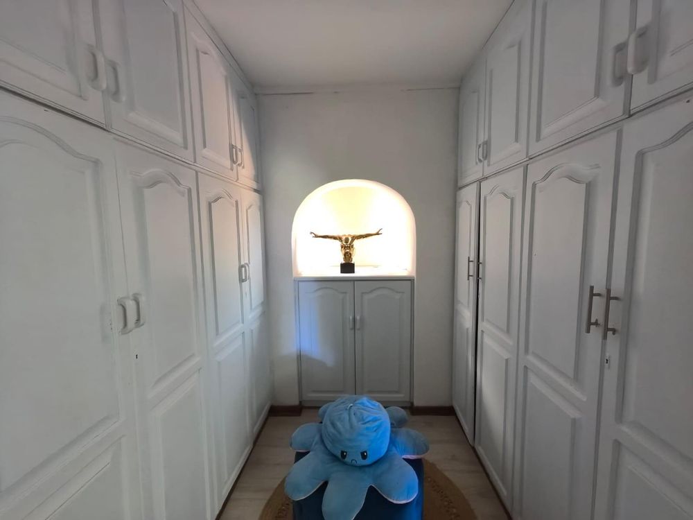 3rd Bedroom Walk-in Cupboard