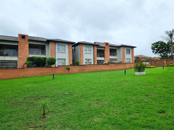 Noordwyk Apartment To Rent: 2 bedrooms, private patio, pool, 24-hour security.