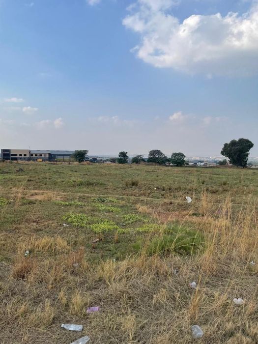 Vacant Agricultural Land For Sale in Middelburg South - 17,264 sqm, prime location.