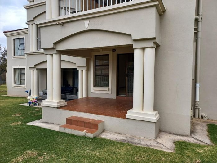 2 Bedroom, 2 Bathroom Apartment with Pool and Braai Area in Northwold Gardens To Rent