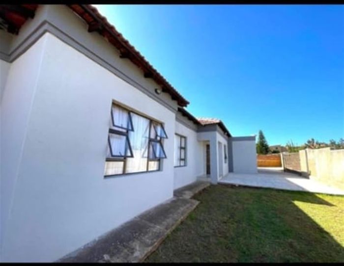 For Sale: House in Flora Park with flatlet, double garage, and large yard.