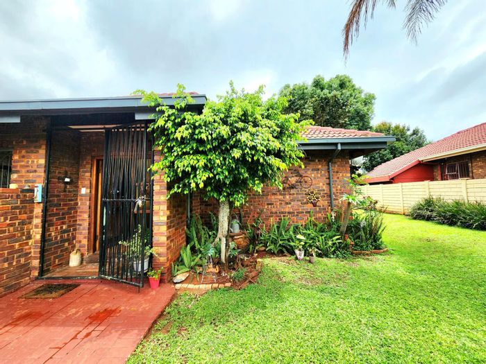 For Sale: House in Pierre Van Ryneveld with garden, braai area, and double garage.