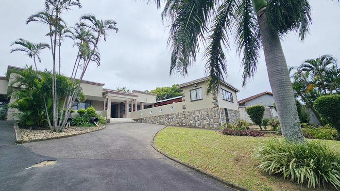 House for Sale in Oslo Beach: Spacious home with rental income and pool.