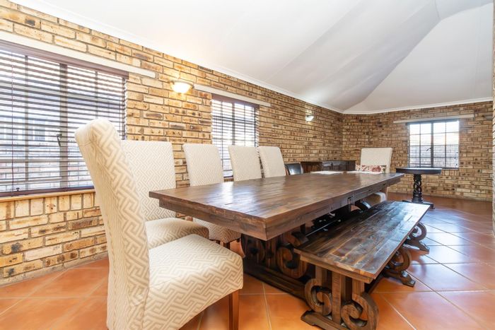 For Sale: Townhouse in Chancliff Ridge with 4 living areas, jacuzzi, and security.