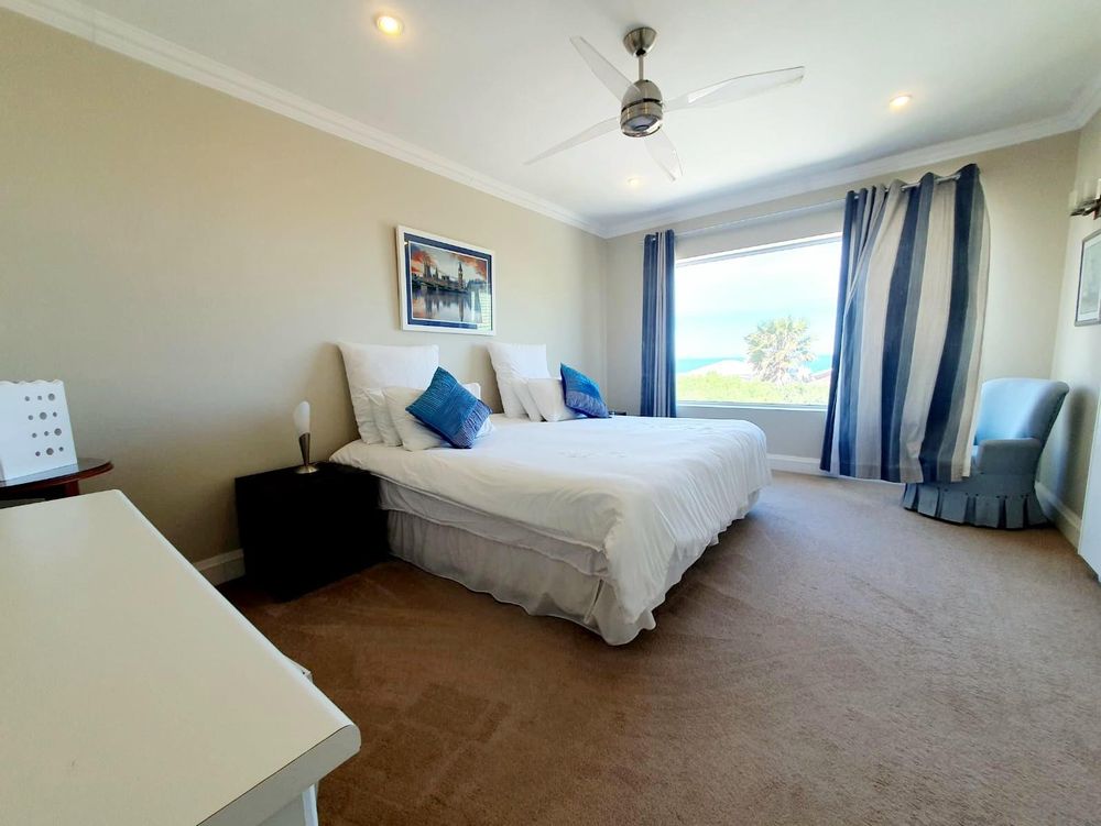 Spacious 2nd Bedroom