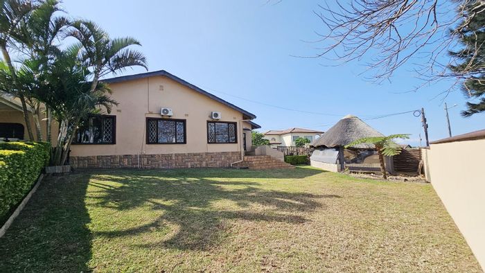 House For Sale in Shelly Beach: 4 beds, flatlet, pool, off-grid living.