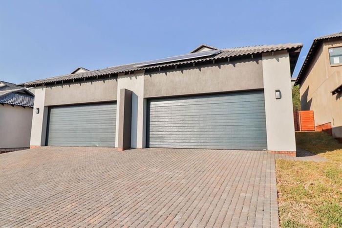 Duplex for sale in Stonehenge: 3 bedrooms, 2.5 baths, spacious layout.