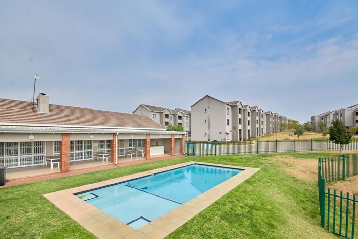 Blue Hills Apartment For Sale: 2 Bedrooms, communal pool, braai room, secure living.