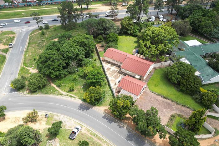 Spacious Jukskei Park house for sale with pool, tennis court, and business potential.