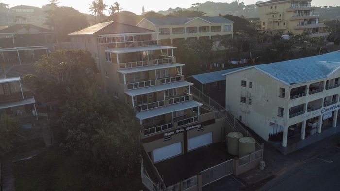 Margate Central Apartment For Sale: 4 Bedrooms, Private Pool, Close to Amenities.