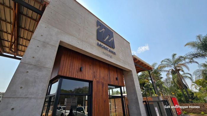 Townhouse To Rent in Montana: 2 beds, garden, patio, pre-paid utilities.