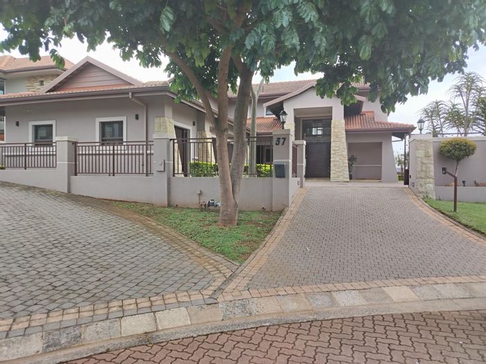 Izinga House To Rent: 4 Bedrooms, Pool, Braai Area, Home Office, Inverter System.