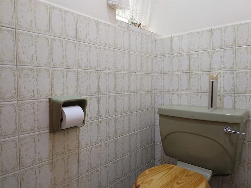 Separate Guest toilet