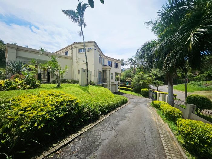 Morningside House For Sale: 5 Bedrooms, Pool, Dual Kitchens, Spacious Yard.