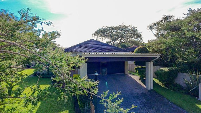 For Sale: Spacious 4-bedroom house in Stonehenge with garden, security, and amenities.