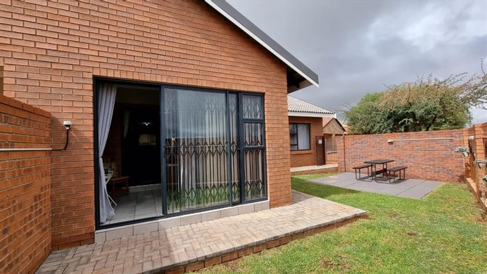 3-Bedroom House To Rent in Kathu Central, near Heritage Mall and schools.