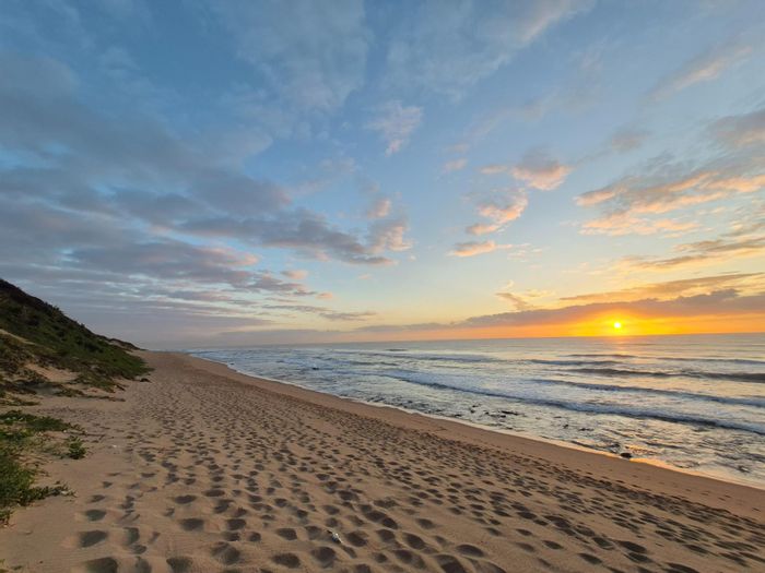 Bluff House For Sale: Beach access, dual living space, rental income potential.