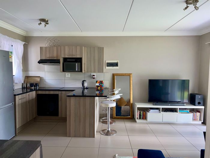 Fourways Apartment To Rent: 1 bed, private patio, pet-friendly backyard, secure complex.