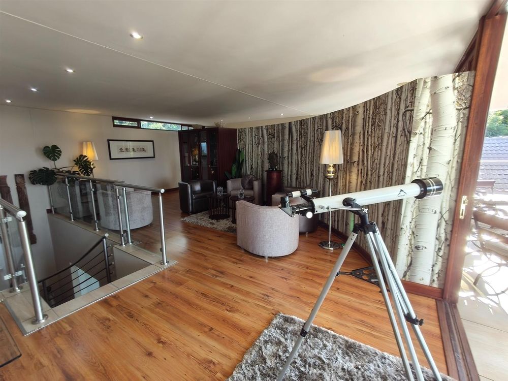 First Floor Entertainment Lounge