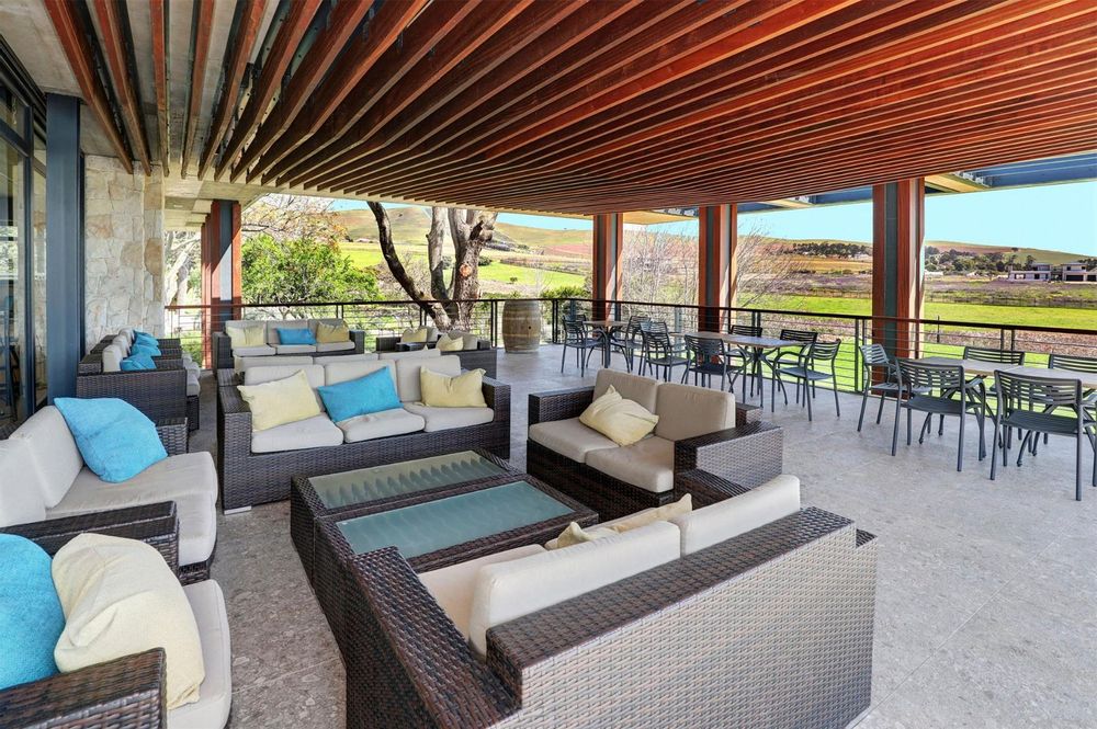 Clara Anna Fontein Club House