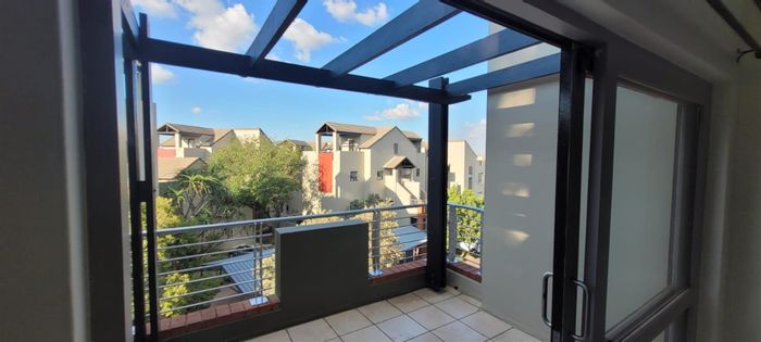 Lonehill Townhouse For Sale: 2 beds, balconies, estate amenities, great investment opportunity.