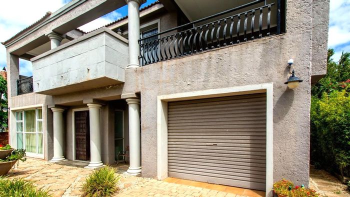 Wavecrest House For Sale: Dual-living, pool, steps from Albatross Beach.