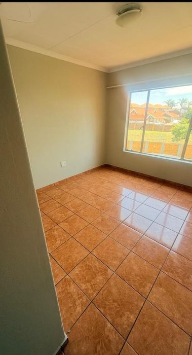 To Rent: House in Birchleigh with 2 bedrooms, secure complex, near amenities.