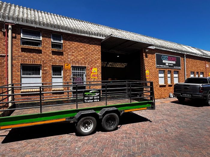 Commercial unit to rent in Montague Gardens with office space and warehouse access.