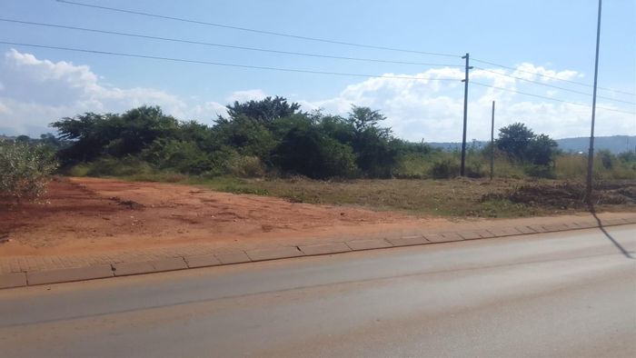 Retail space to rent in Thohoyandou, 5000m² near Premier Hotel and Thavhani Mall.