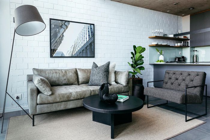 To Rent: Umhlanga Central Apartment with Ocean Views, Parking, and Concierge Services.