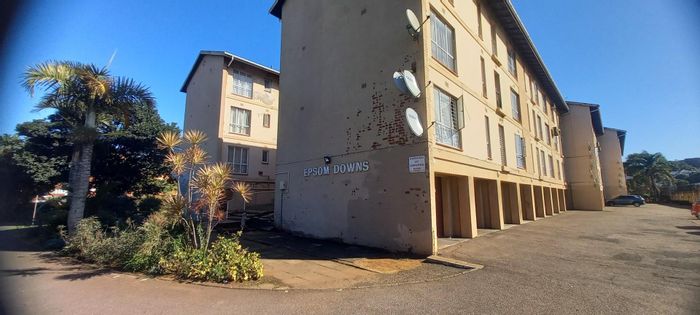 Montclair House For Sale: Spacious 2-bedroom, ample storage, near amenities and transport.