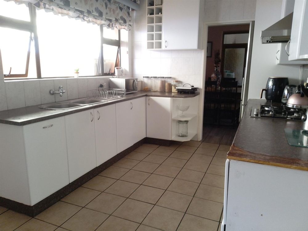 Kitchen with built in cupboards