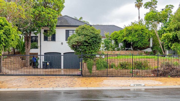 For Sale: Spacious 4-Bedroom House in Kenridge with Multiple Living Areas and Study.