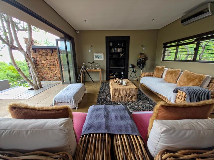 House For Sale in Zwartkloof Private Game Reserve: 3 Bedrooms, Pool, Off-Grid Living.