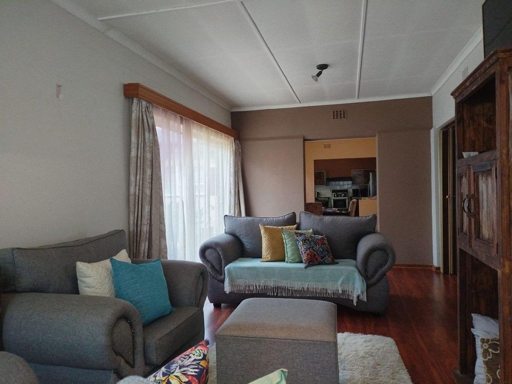 Visitors lounge Towards Office