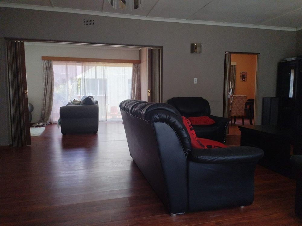 Towards Visitors Lounge