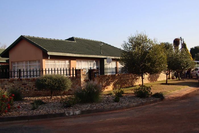 For Sale: House in Stilfontein Central with 3 beds, security, and rental potential.